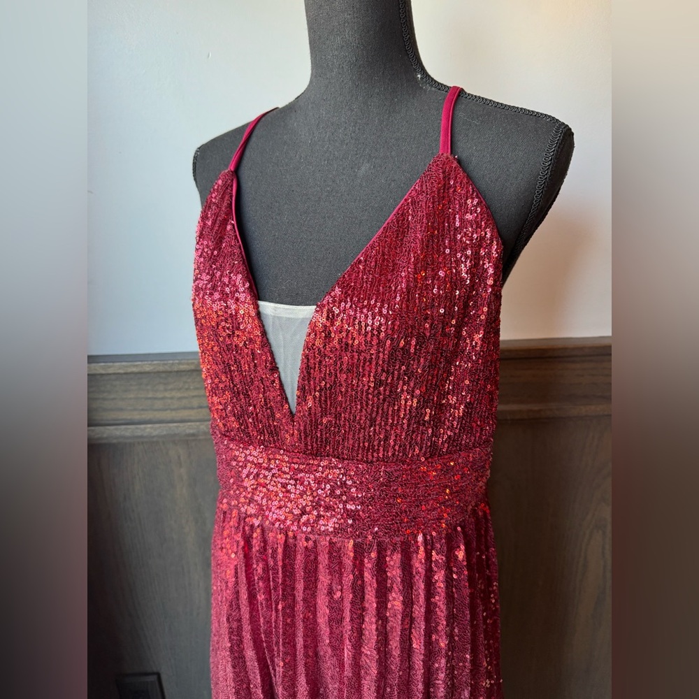 Wear your love Elegant Red Sequin pleated Dress NWT XL - Picture 2 of 7